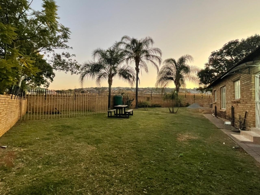 To Let  Bedroom Property for Rent in Cashan North West